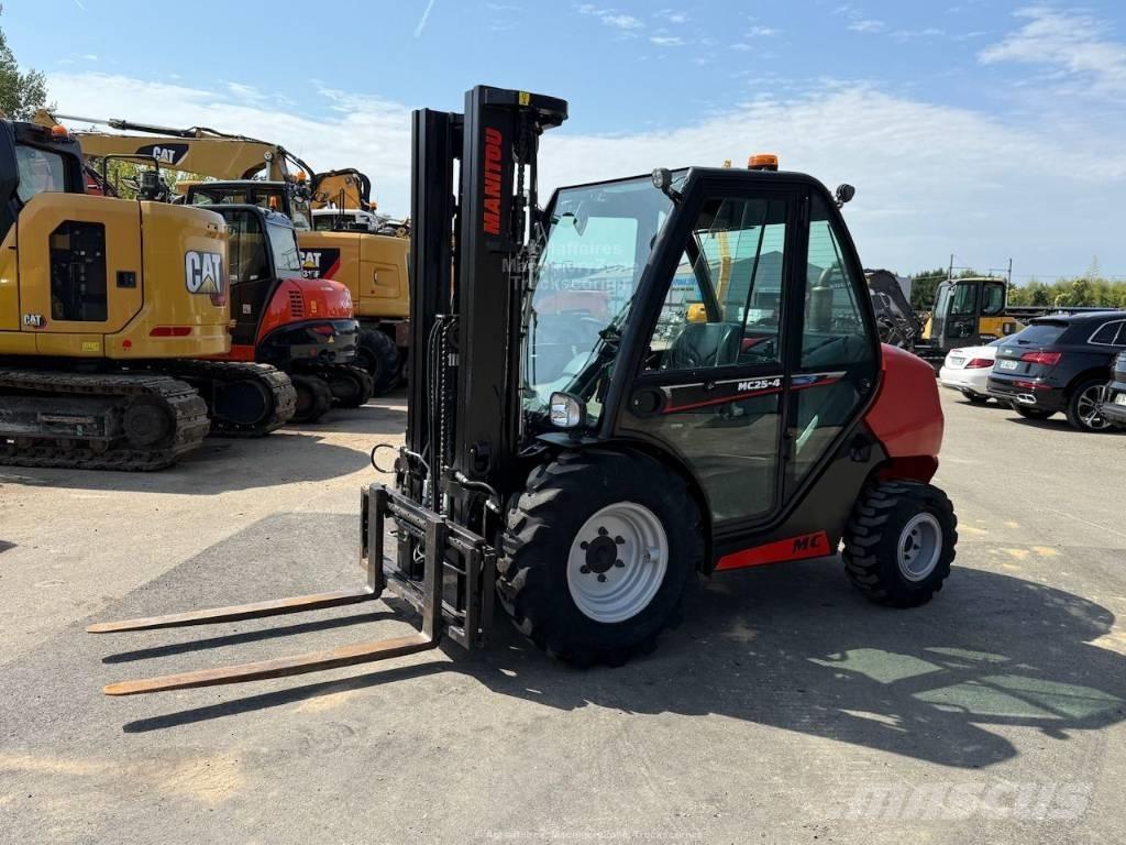 Manitou MC 25 Empilhadores todo-terreno