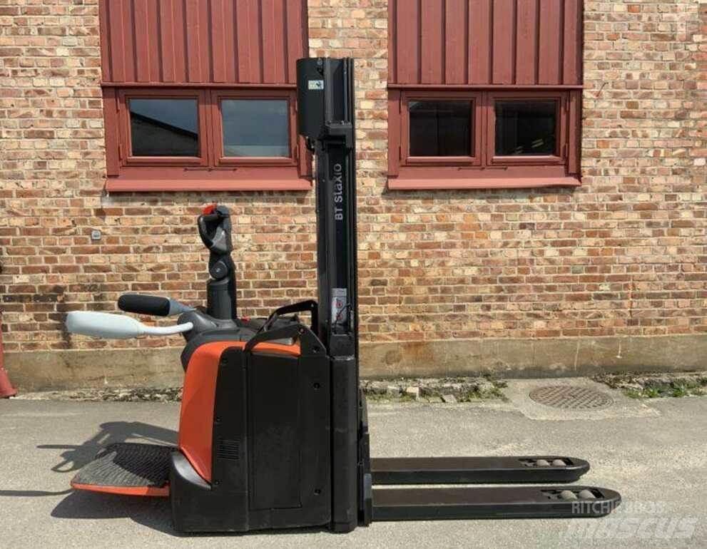 BT SPE 120 L Empilhador para operador externo