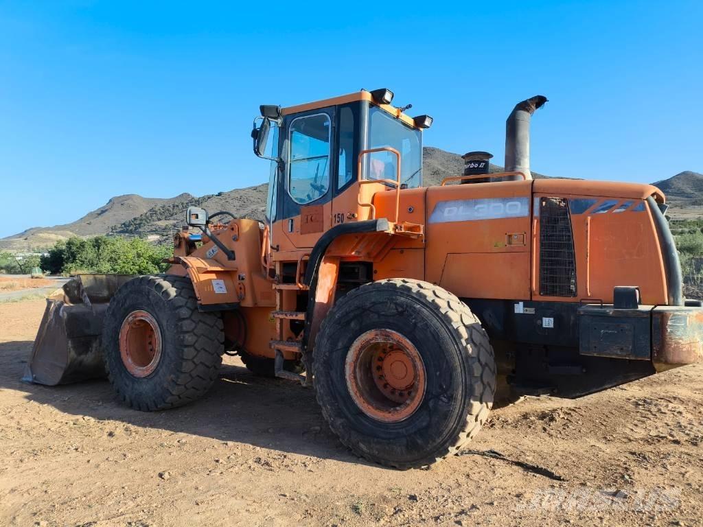 Doosan DL 300 Carregadeiras de rodas