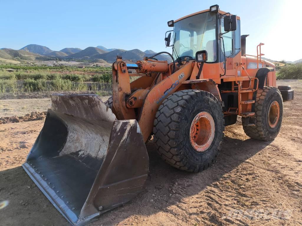 Doosan DL 300 Carregadeiras de rodas