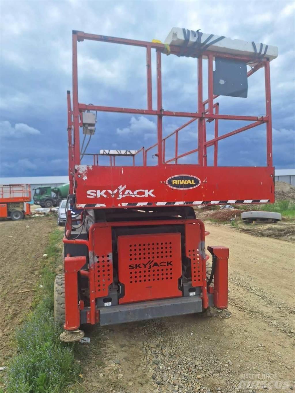 SkyJack 8841RT Elevadores de tesoura
