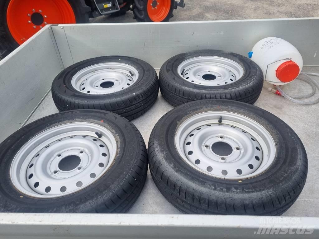 Mega Worker Pick up de caixa aberta