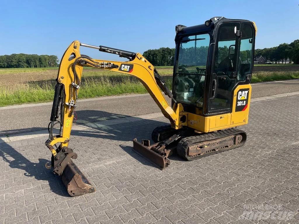 CAT 301.8 Miniescavadeiras