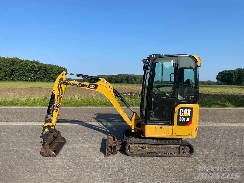 CAT 301.8 Miniescavadeiras