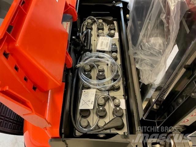Toyota SWE 120 L Empilhador para operador externo