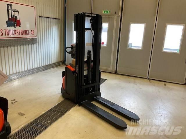 Toyota SWE 120 L Empilhador para operador externo