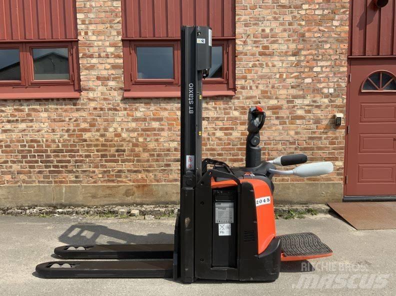 BT SPE 120 L Empilhador para operador externo