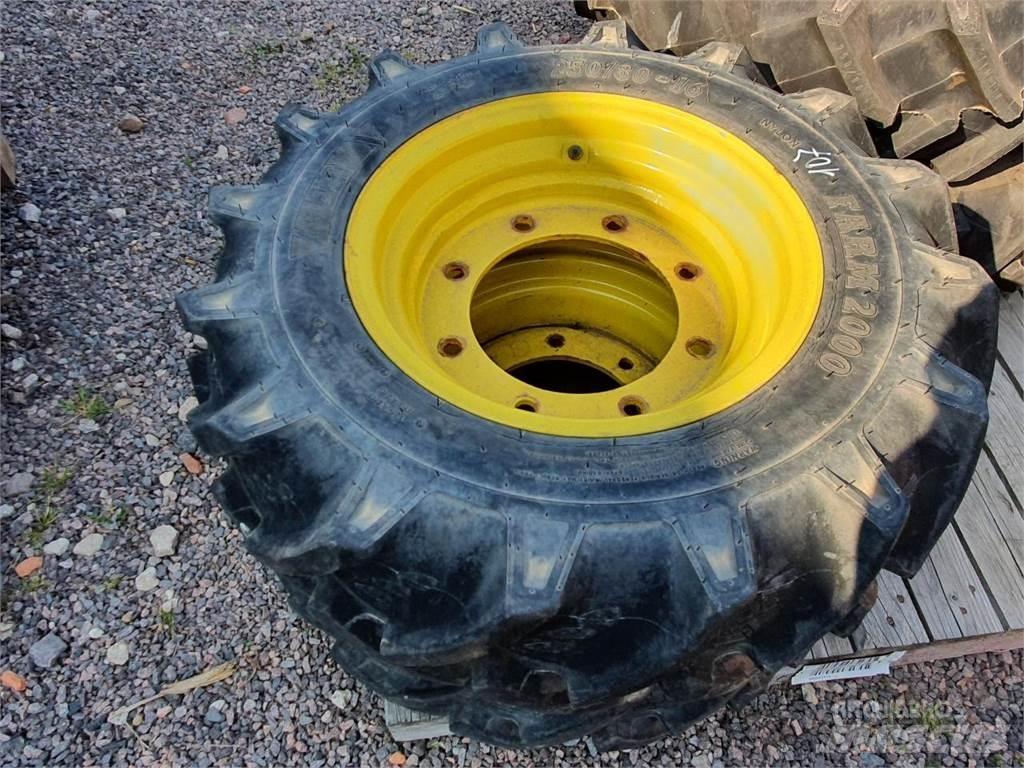 BKT 250/80-16 x2 Pneus Agrícolas