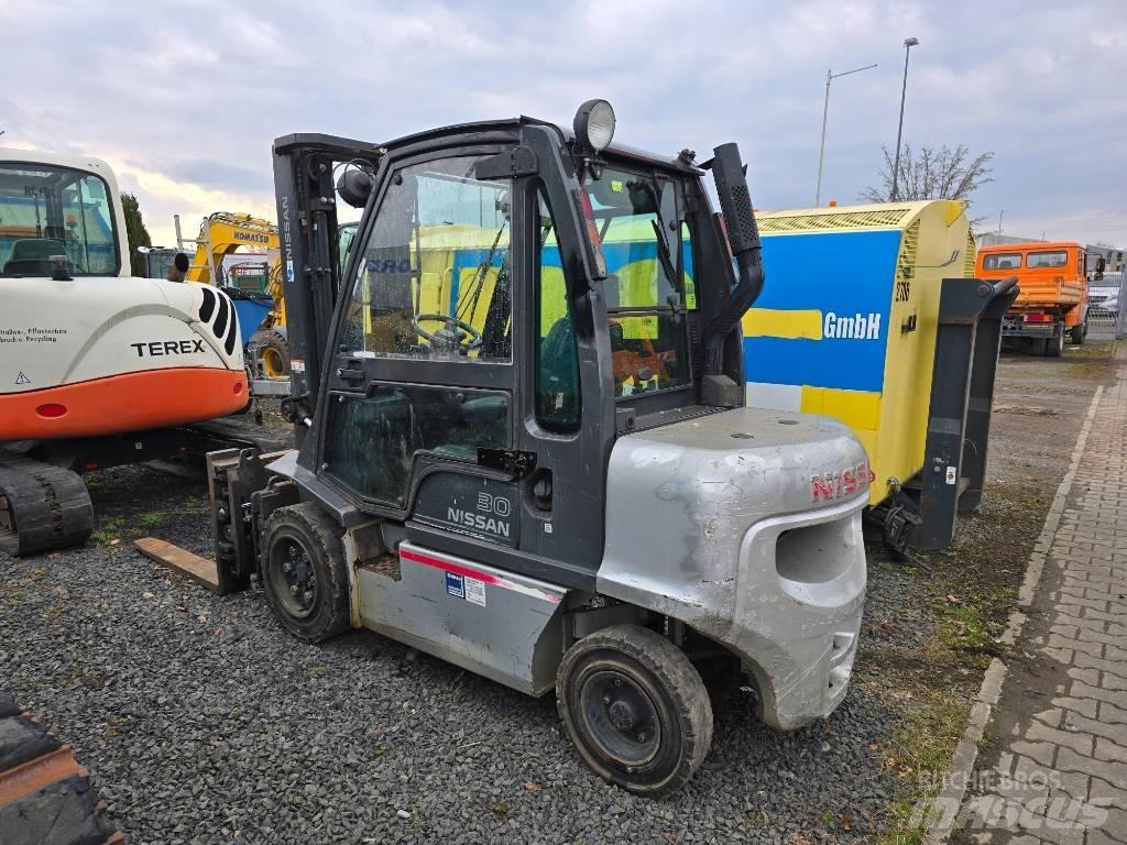 Nissan 30 YG1D2A30Q Empilhadores Diesel