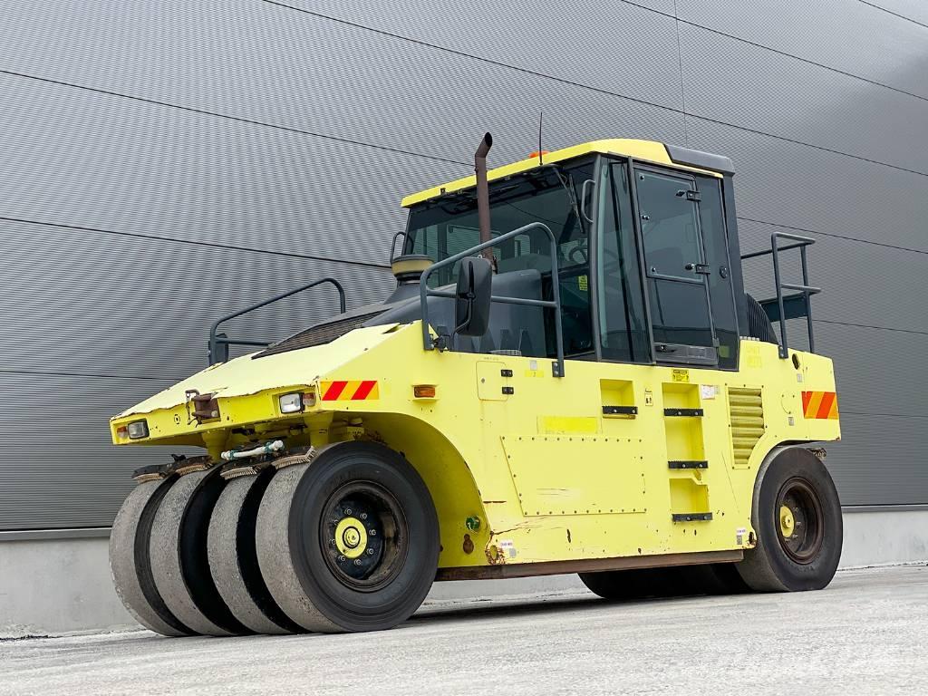 Ammann AP 240 Cilindros Compactadores de pneus