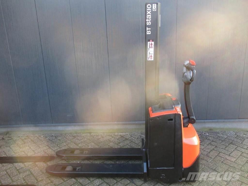 Toyota SWE 080L Empilhador para operador externo