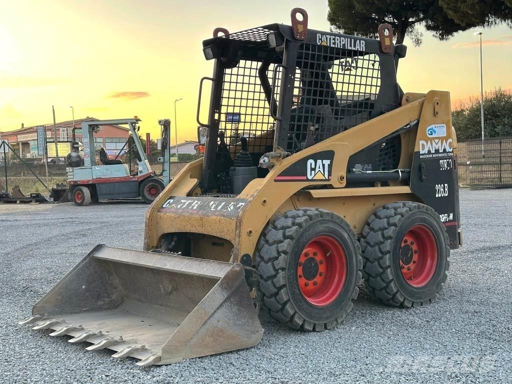 CAT 226BHF Mini carregadoras