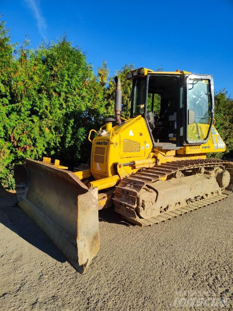 Komatsu D 51 Dozers - Tratores rastos