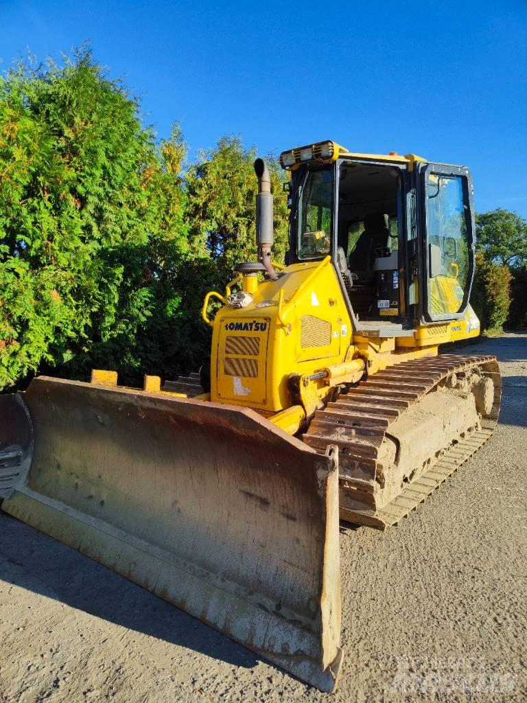 Komatsu D 51 Dozers - Tratores rastos