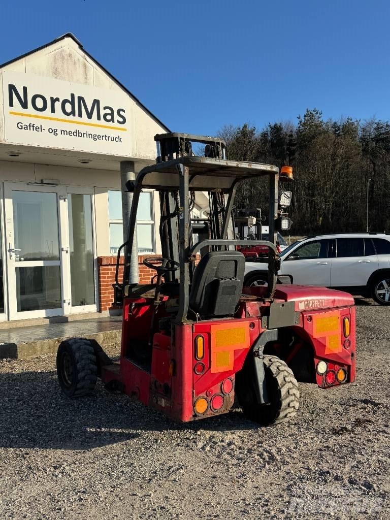 Moffett M4 25.3 Empilhadores Diesel