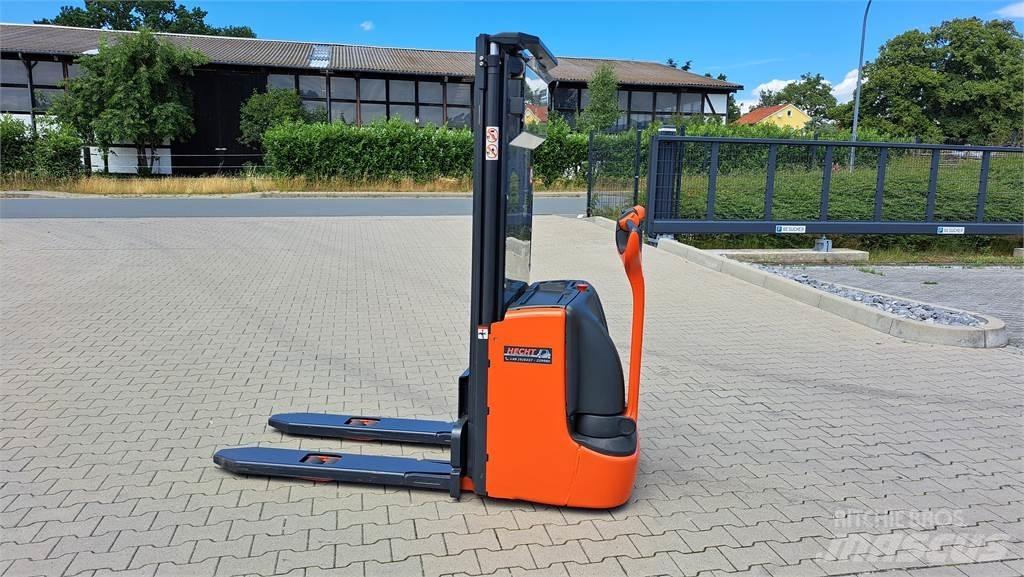 Linde L14C Empilhador para operador externo