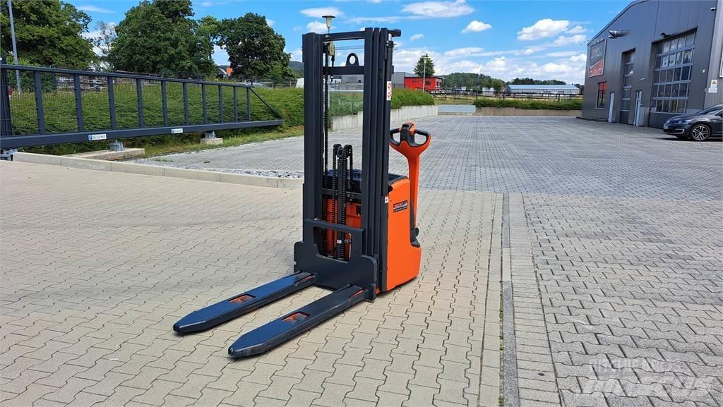 Linde L14C Empilhador para operador externo