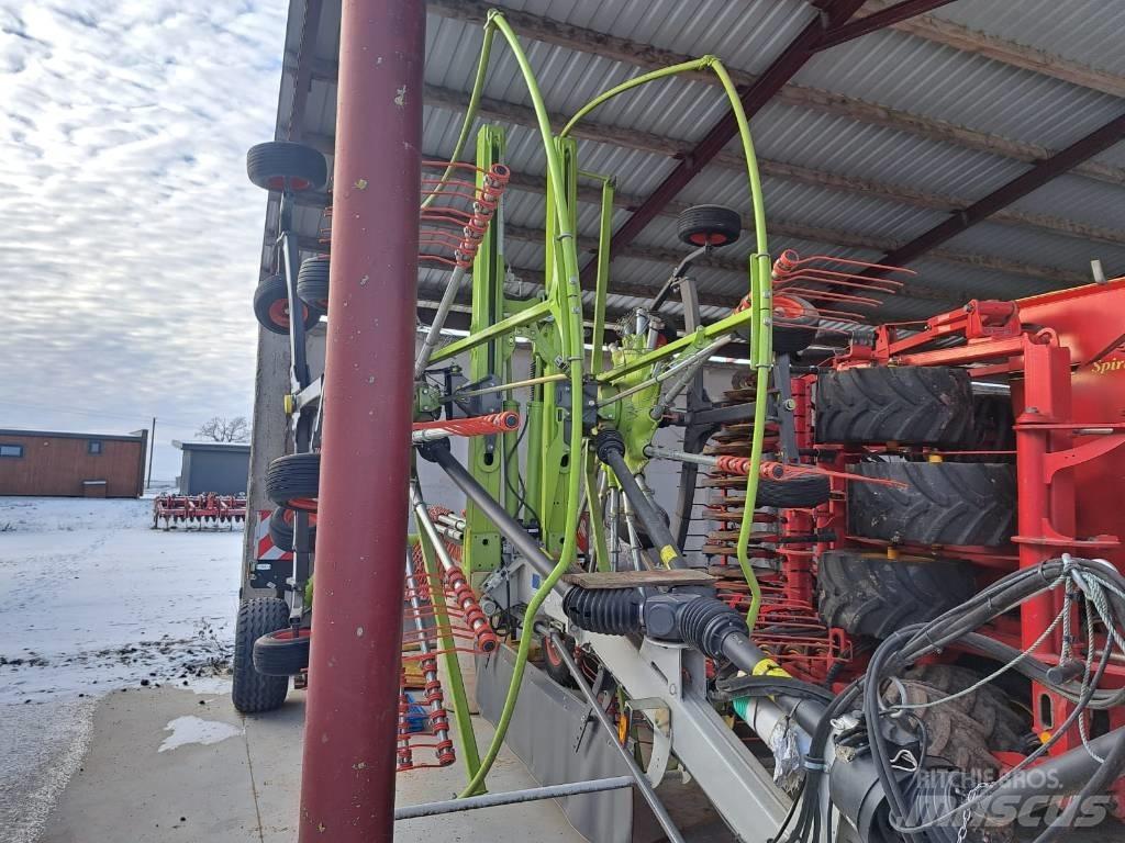 CLAAS Liner 2900 Ancinho virador