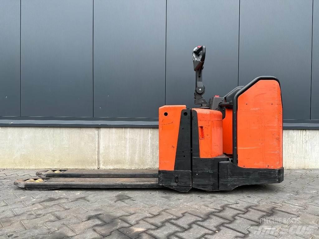 BT LPE200/8 Empilhador para operador externo