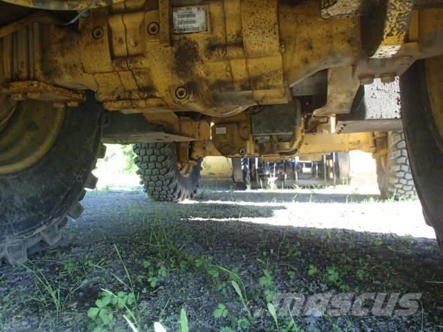 DEERE 410J Retroescavadeiras
