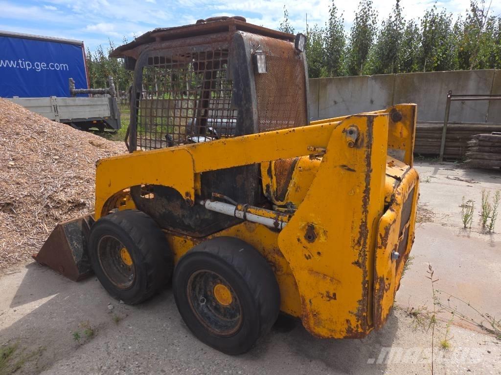 Komatsu SK 714 Minicarregadeiras