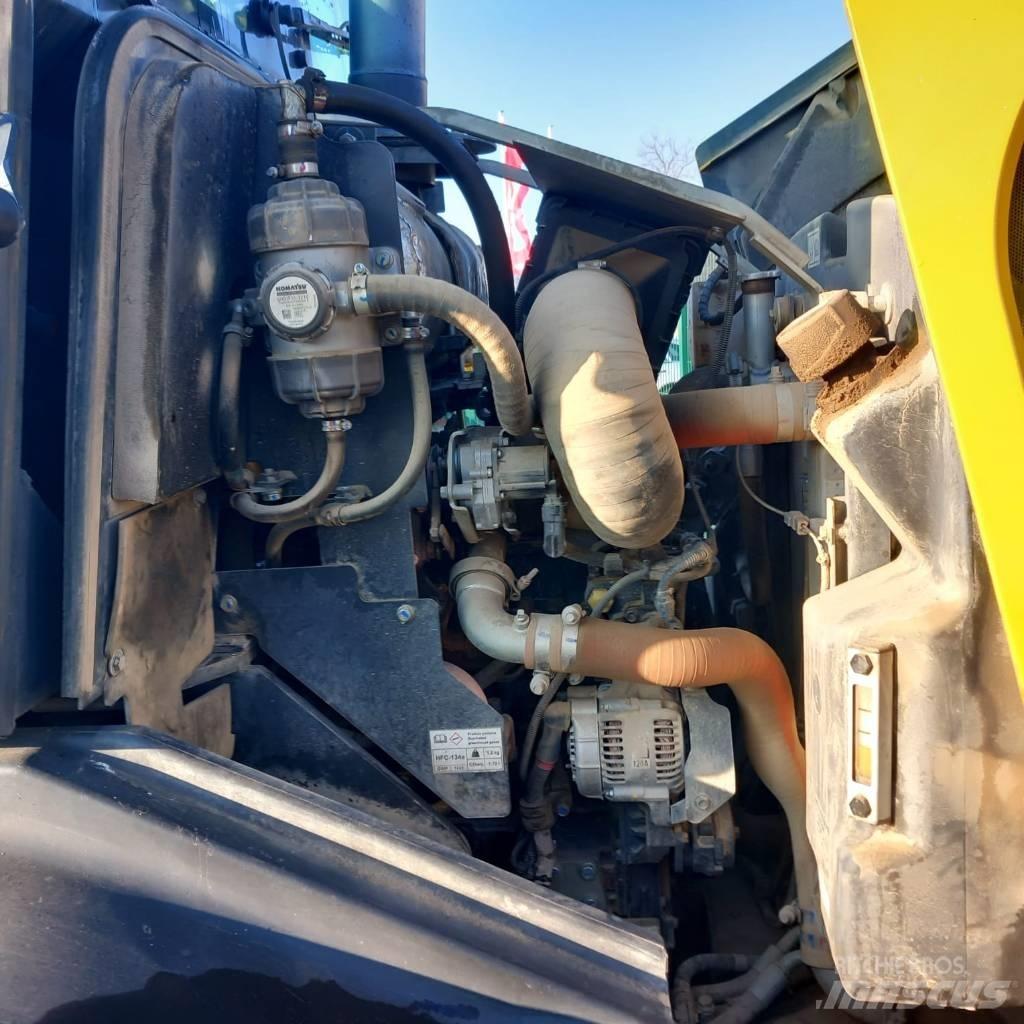 Komatsu WA80M-7 Carregadeiras de rodas