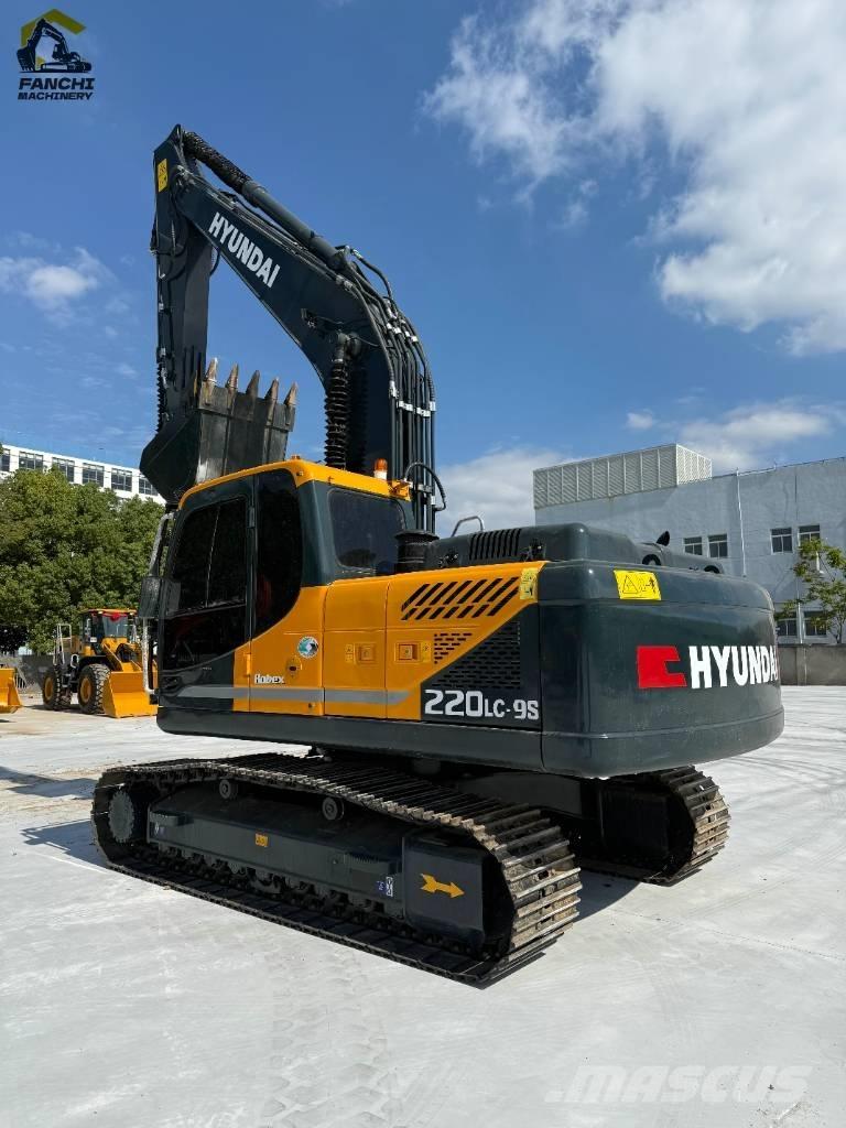 Hyundai 220 Escavadoras Midi 7t - 12t