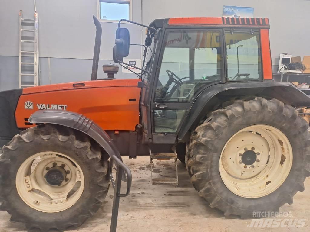 Valtra Valmet 8100E Tratores Agrícolas usados