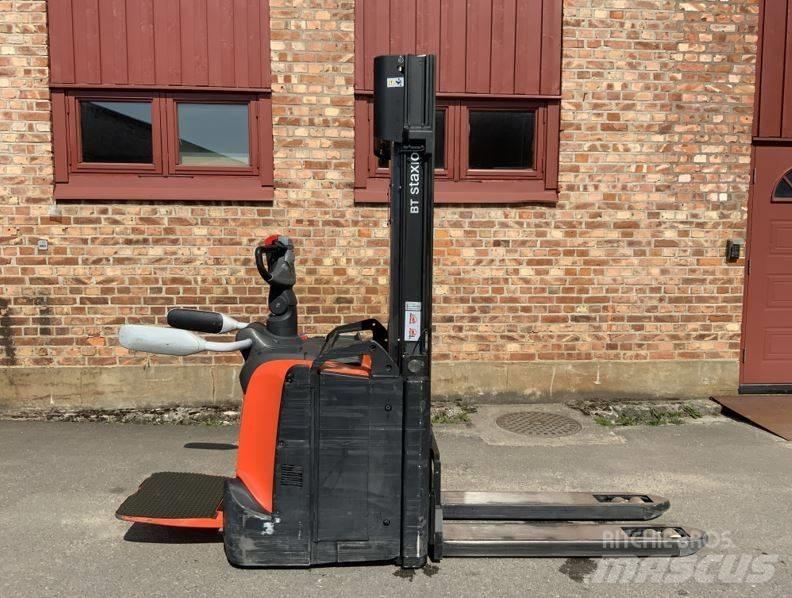 Toyota SPE 120 L Empilhador para operador externo