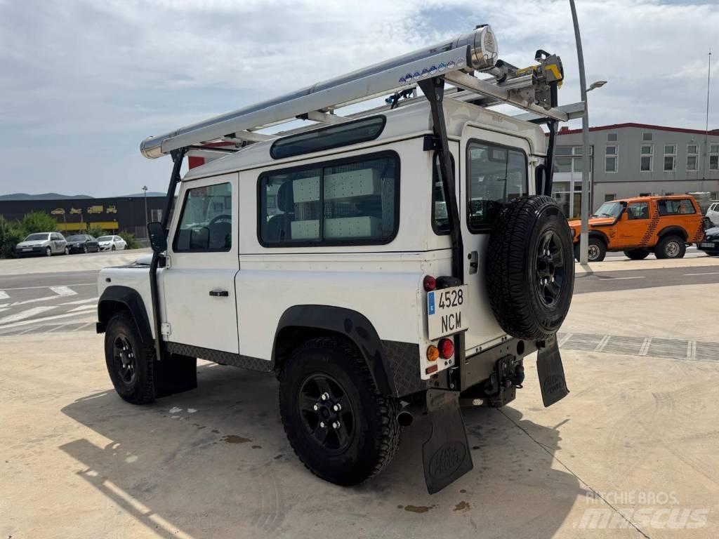 Land Rover Defender Automóvel