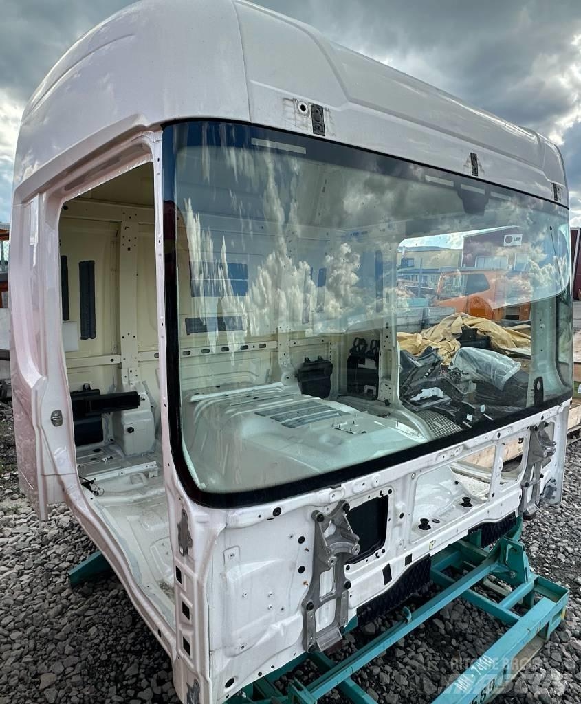 Scania P 370 Cabines e interior