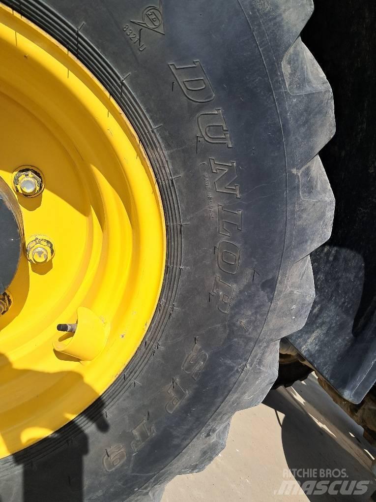 Komatsu WA100M-8 Carregadeiras de rodas