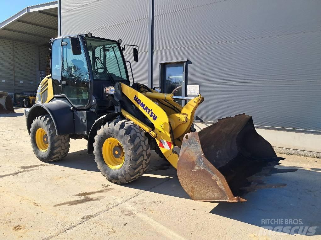 Komatsu WA100M-8 Carregadeiras de rodas