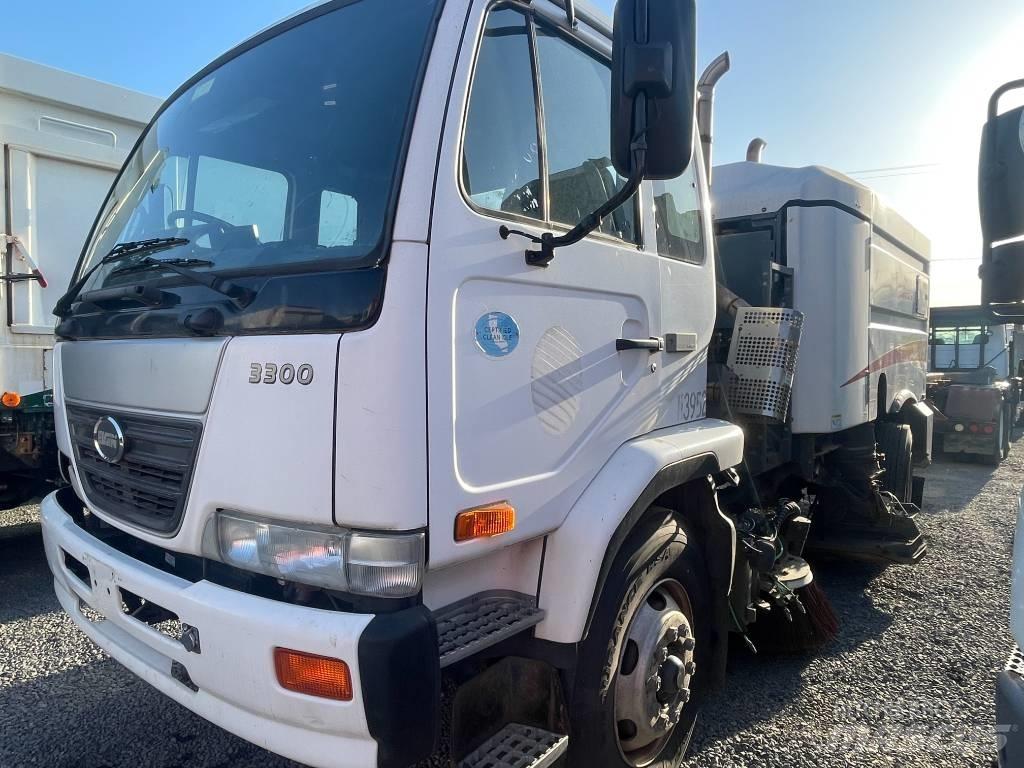 UD 3300 Camiões varredores