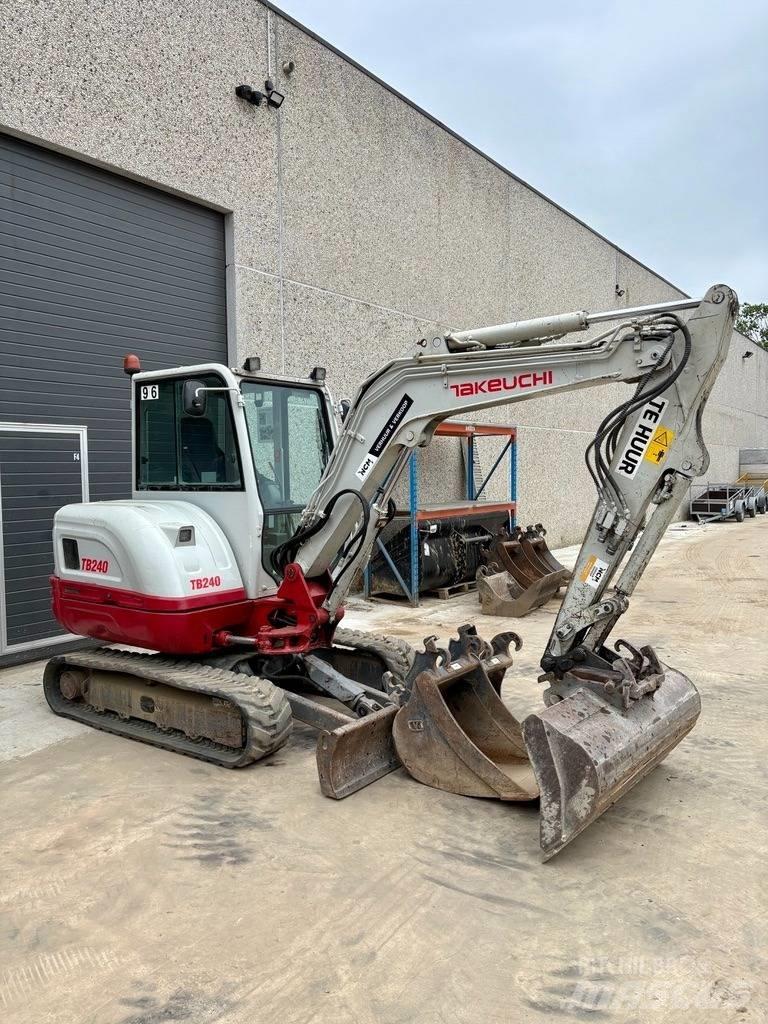 Takeuchi TB 240 Miniescavadeiras