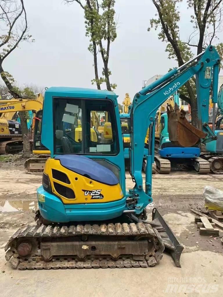 Kubota U 25 Miniescavadeiras