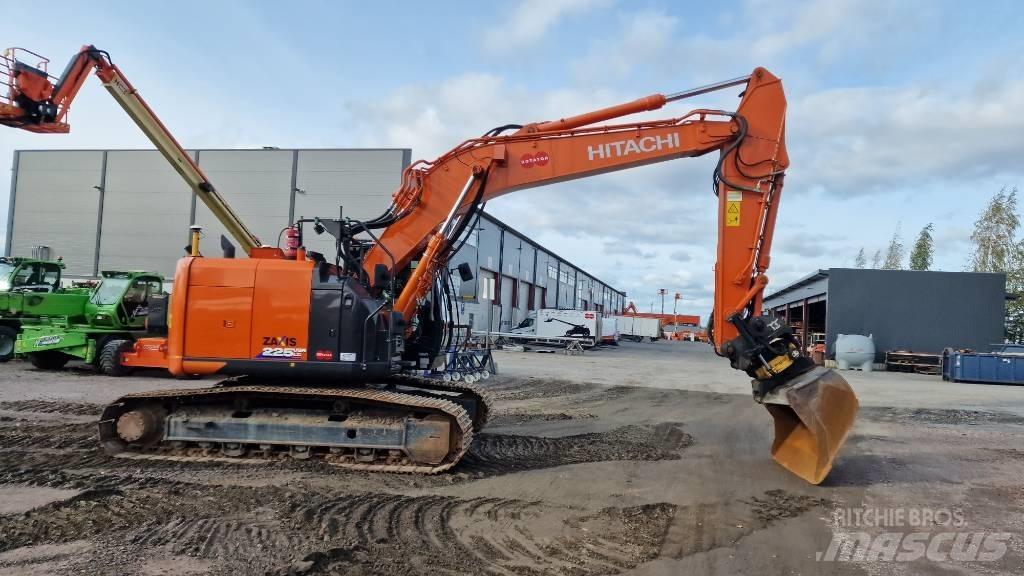 Hitachi ZX225USRLC-6 Escavadeiras de esteiras