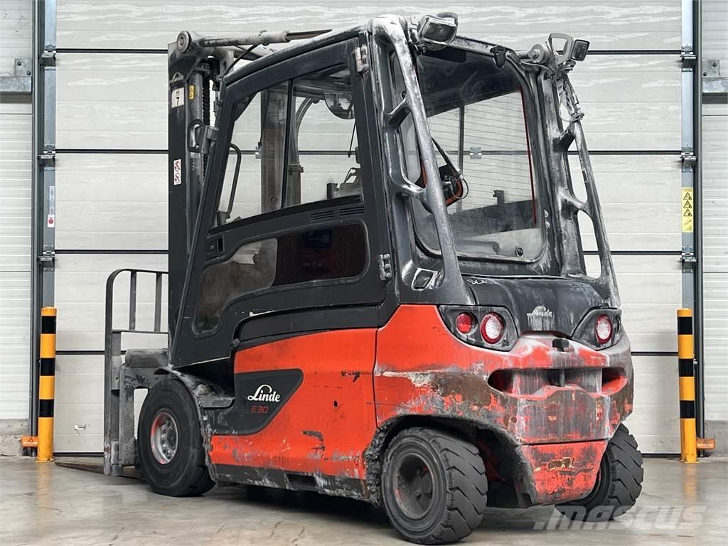 Linde E30L-01 Empilhadores eléctricos