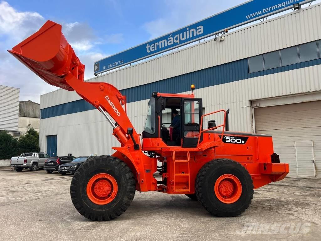 Daewoo Mega 300 III Carregadeiras de rodas
