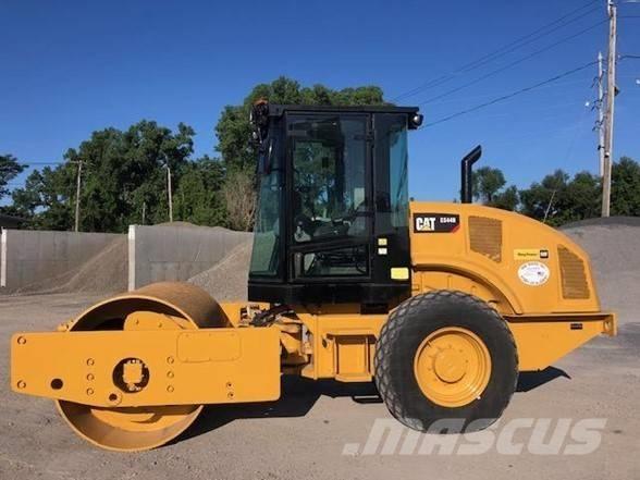 CAT CS44B Cilindros Compactadores de pneus