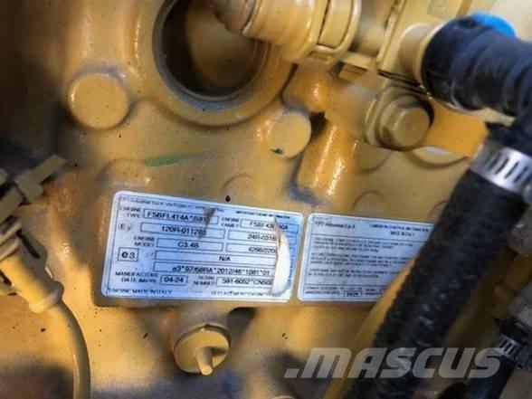 CAT CS44B Cilindros Compactadores de pneus