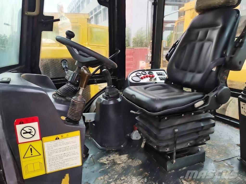 CAT 420F Retroescavadeiras