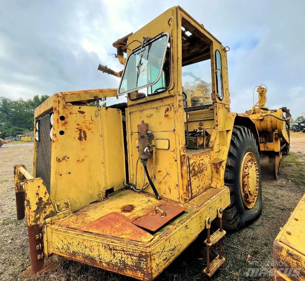 CAT 631 D Auto-tanques
