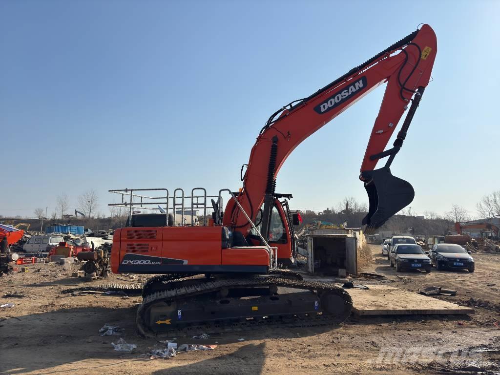 Doosan DX300 Escavadeiras de esteiras
