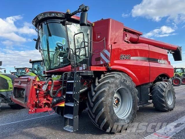 Case IH AF 8240 Ceifeiras debulhadoras