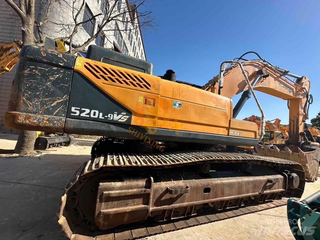 Hyundai Robex 520 VS Escavadeiras de esteiras
