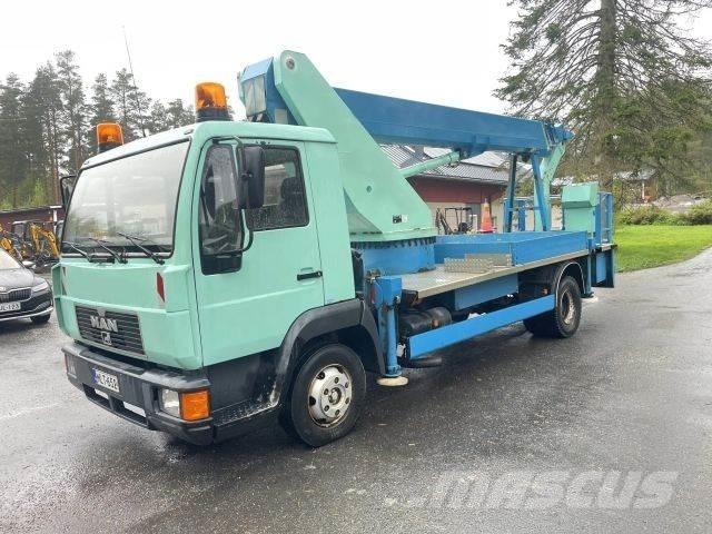 MAN L200 4x2-4300 Plataformas aéreas montadas em camião