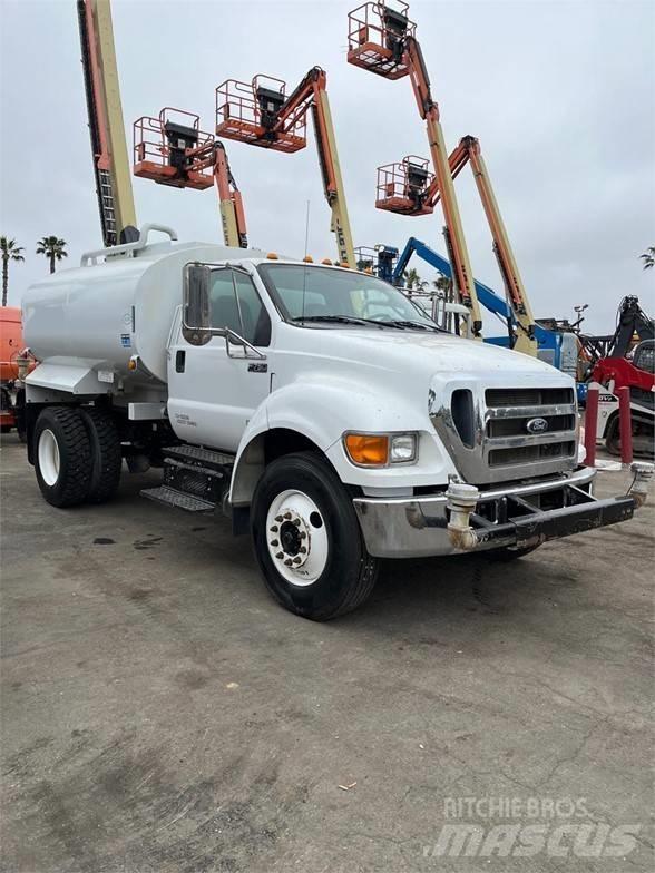 Ford F750 Camiões-cisterna