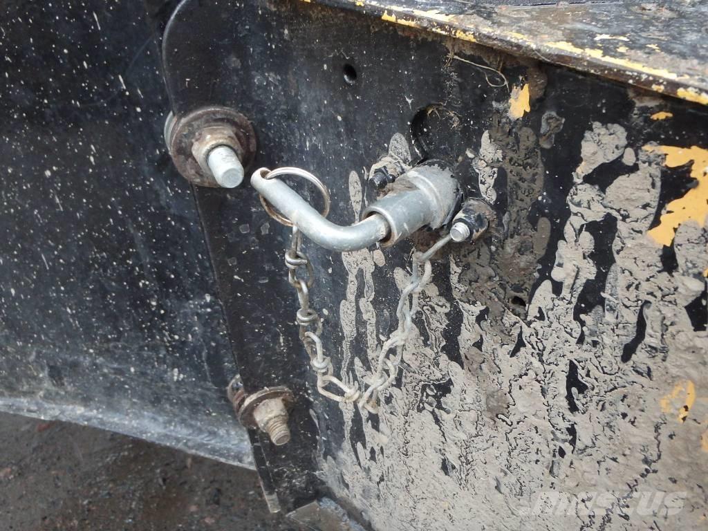 JCB 4 CN Retroescavadeiras