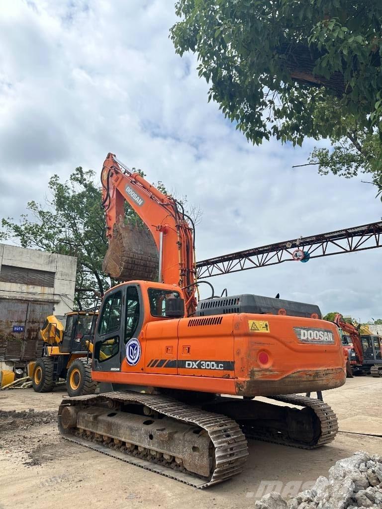 Doosan DX300 Escavadeiras de esteiras